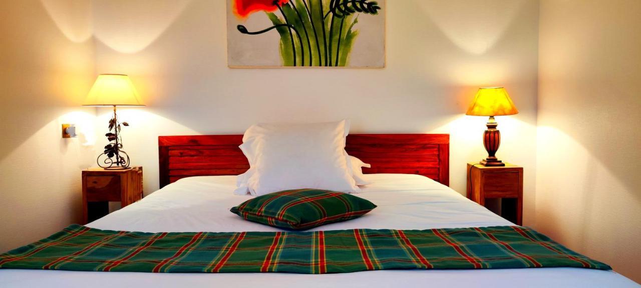 Logis Hotels Domaine Du Chatelard Dirac Экстерьер фото